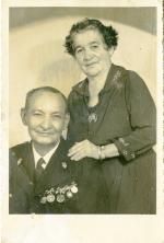 Isaac Barahona, junto a su esposa Inés Gómez Zamora. 
